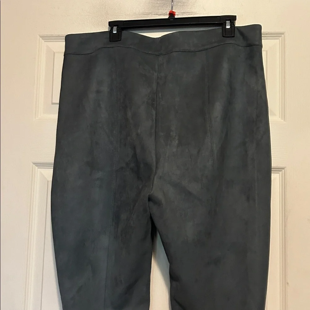 Ann Taylor Green Faux Suede Pants Size 18